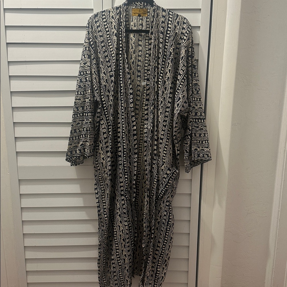 Lovely Flowing Kimono With Pockets